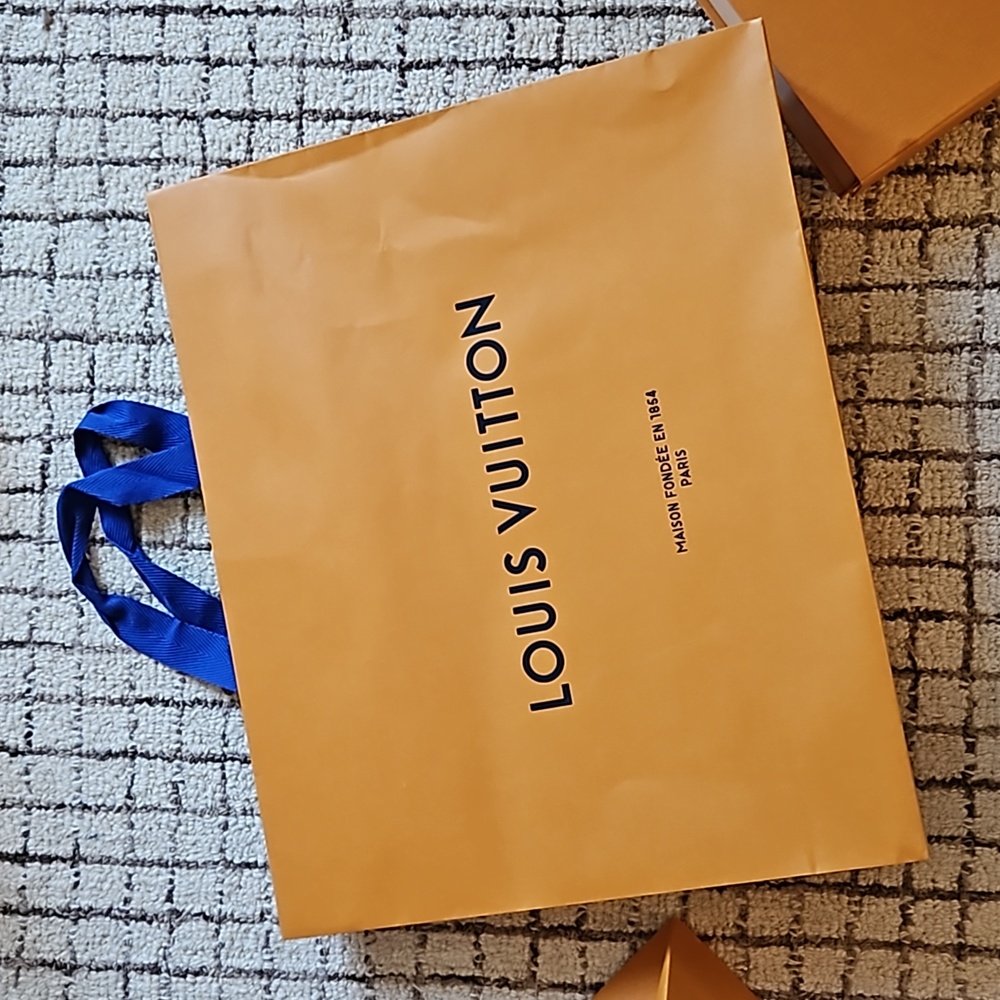 Large Louis Vuitton shopping bag